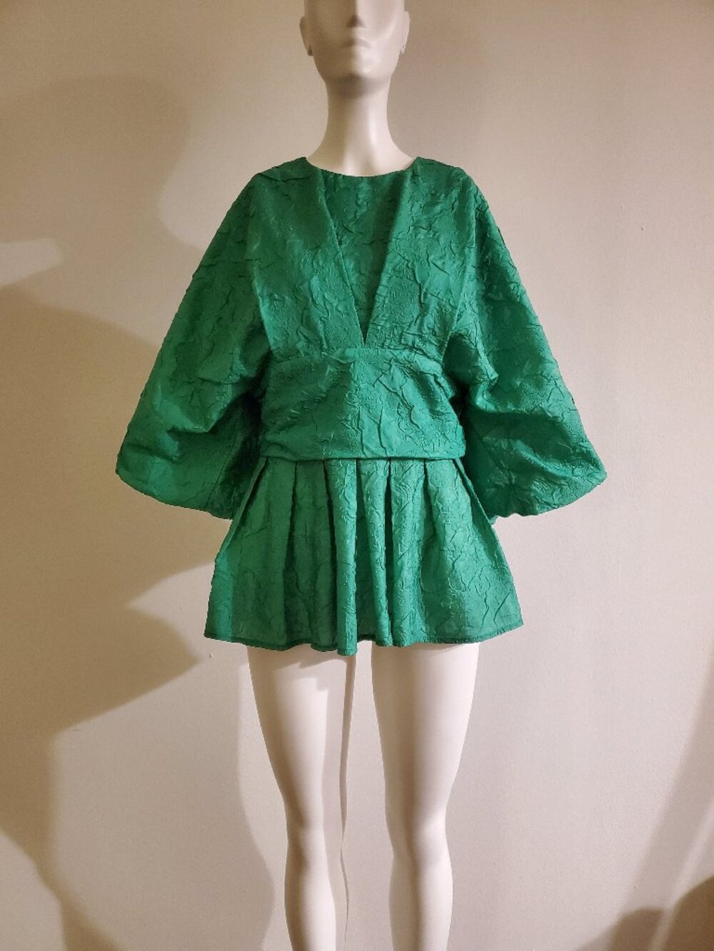AKIRA Womens Large Green Jacquard Peplum Blouse Puff Kimono Sleeve V-Neck Top